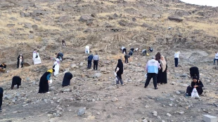از چشم دوربین - 14

جمع آوری سنگ برای رمی جمرات 4