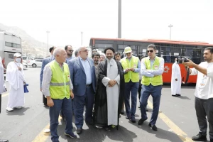 تقدیر حجت‌الاسلام والمسلمین نواب از خادمان زائران در حوزه حمل و نقل شهری + فیلم