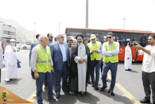 تقدیر حجت‌الاسلام والمسلمین نواب از خادمان زائران در حوزه حمل و نقل شهری 2