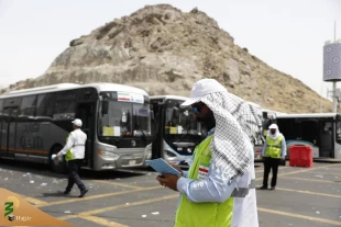 تقدیر حجت‌الاسلام والمسلمین نواب از خادمان زائران در حوزه حمل و نقل شهری 3