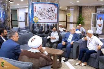 دیدار صمیمی سرپرست حجاج ایرانی با زائران کشورمان در مکه مکرمه _ 1 16