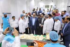 Head of the Iranian pilgrims visits central kitchen of Mecca