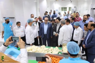 Head of the Iranian pilgrims visits central kitchen of Mecca 2
