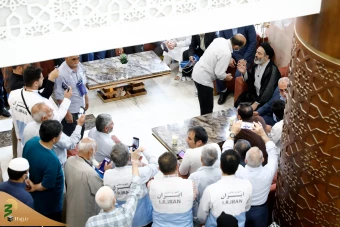 دیدار صمیمی سرپرست حجاج ایرانی با زائران کشورمان در مکه مکرمه _ 2 3