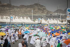 هشدار وزارت بهداشت عربستان به حجاج؛ 
از قرار گرفتن در معرض مستقیم آفتاب دوری کنید