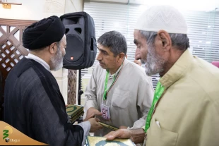 سرپرست حجاج ایرانی؛

وصیت‌نامه شهدا منشور مومنانه زیستن است
 13