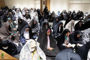 اقامة مراسم الرابع لقراءة دعاء الکمیل فی مکة المکرمة 5