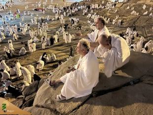شب زیبای جبل الرحمه در صحرای عرفات 3