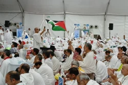 حاشیه‌های مراسم برائت از مشرکین؛
از حضور گسترده حجاج ایرانی تا اهتزاز پرچم فلسطین 2