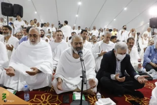 مراسم دعاء یوم عرفة للحجاج الإیرانیین فی صحراء عرفات 9