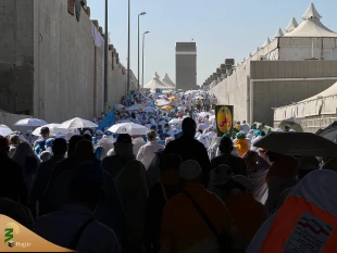 آغاز مراسم رمی جمرات در روز عید قربان در منا 8