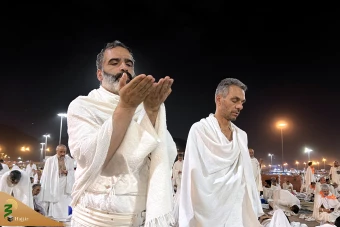 وقوف زائران بیت‌الله‌الحرام در سرزمین مشعرالحرام  2