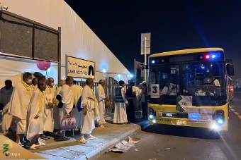 وقوف زائران بیت‌الله‌الحرام در سرزمین مشعرالحرام  5