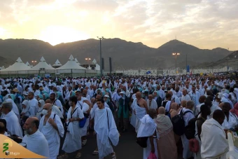 عزیمت زائران بیت‌الله‌الحرام به سرزمین منا
 3