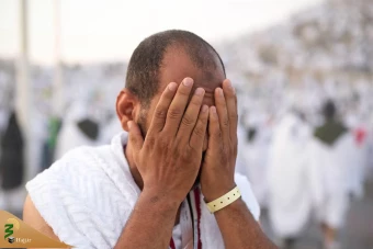 مناسک حج تمتع  زائران بیت‌الله‌الحرام در روز عید قربان 9