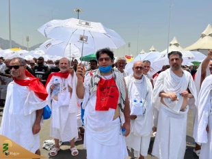 Beginning of Stone-Throwing Ceremony on Eid al-Adha in Mena 4