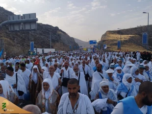 انطلاق مراسم رمي الجمرات في يوم عيد الأضحى في منى 7