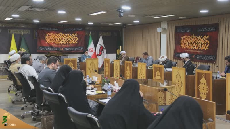 به میزبانی بعثه مقام معظم رهبری در تهران 

نشست مشترک ستاد فرهنگی اربعین در ایران و عراق برگزار شد  8