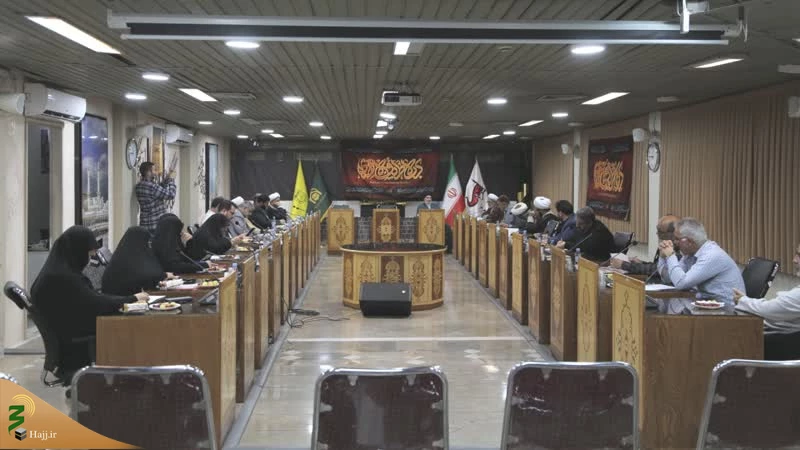به میزبانی بعثه مقام معظم رهبری در تهران 

نشست مشترک ستاد فرهنگی اربعین در ایران و عراق برگزار شد  10