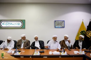 حجت‌الاسلام والمسلمین نواب تأکید کرد؛

برنامه‌های فرهنگی برای زائران شیعه و سنی یکنواخت برگزار می شود 11