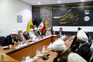 حجت‌الاسلام والمسلمین نواب تأکید کرد؛

برنامه‌های فرهنگی برای زائران شیعه و سنی یکنواخت برگزار می شود 12