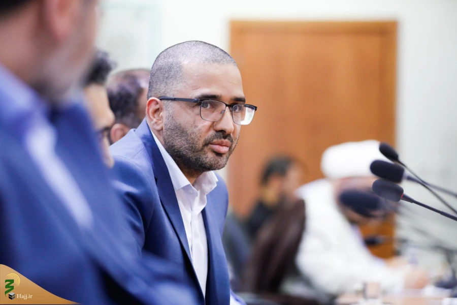 حجت الاسلام والمسلمین نواب ؛

معاونت توسعه پیشران سایرمعاونت هاست+ عکس 2