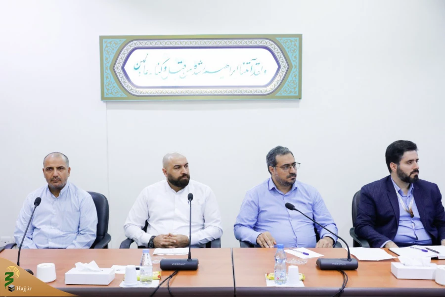 حجت الاسلام والمسلمین نواب ؛

معاونت توسعه پیشران سایرمعاونت هاست+ عکس 7