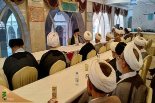 آیت‌الله بوشهری:

روحانیون کاروان‌های حج در تعامل با زائران صبور و با ایثار باشند 4