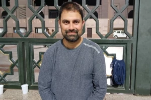 حسرت زائر ایرانی مقیم آمریکا از غربت بقیع 
