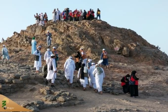 زیارت دوره زائران در مدینه منوره 12