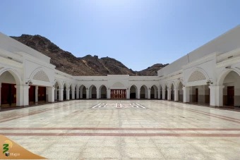زیارت دوره زائران در مدینه منوره 7