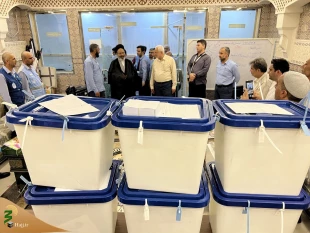 Hojjat Al-Islam Navvab Appreciates Enthusiastic Presence of Iranian Pilgrims at Ballot Boxes 8