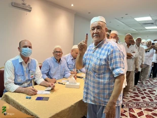 Hojjat Al-Islam Navvab Appreciates Enthusiastic Presence of Iranian Pilgrims at Ballot Boxes 15