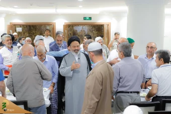 دیدار صمیمی سرپرست حجاج ایرانی با زائران کشورمان در مکه مکرمه _ 3 10