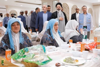 دیدار صمیمی سرپرست حجاج ایرانی با زائران کشورمان در مکه مکرمه _ 3 6
