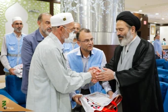 دیدار صمیمی سرپرست حجاج ایرانی با زائران کشورمان در مکه مکرمه _ 3 15