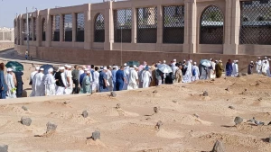 از چشم دوربین؛ زیارت عصرگاهی قبرستان بقیع + فیلم
