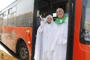 Head of Iranian Pilgrims Visits Intra-City Transport in Mecca 3