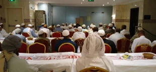 از چشم دوربین؛
تلاوت کلام نور در محفل انس با قرآن ویژه اهل سنت در مدینه + فیلم 2