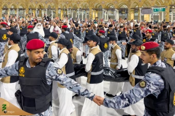 
تعویض پرده کعبه
 8