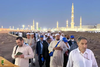 در آستان بقیع 5