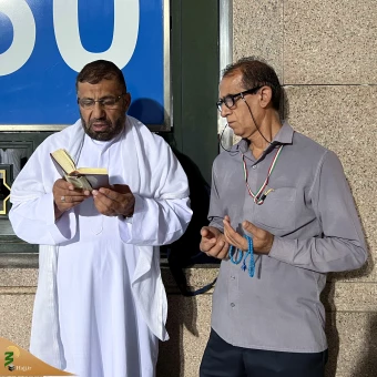 در آستان بقیع 27