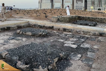 در آستان بقیع 14