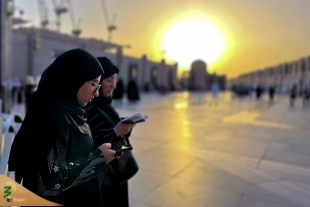 در آستان بقیع 24