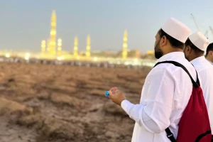 بر شانه های زخمی مدینه