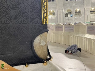 از چشم دوربین؛

کعبه مقدس ترین و زیباترین خانه در جهان+ گزارش عکس 12