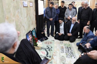 حضور مسئولان حوزه حج و زیارت بر سر مزار شهید امیرعبداللهیان 2