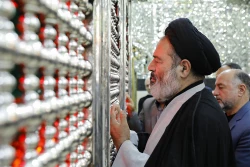 حضور مسئولان حوزه حج و زیارت بر سر مزار شهید امیرعبداللهیان 6