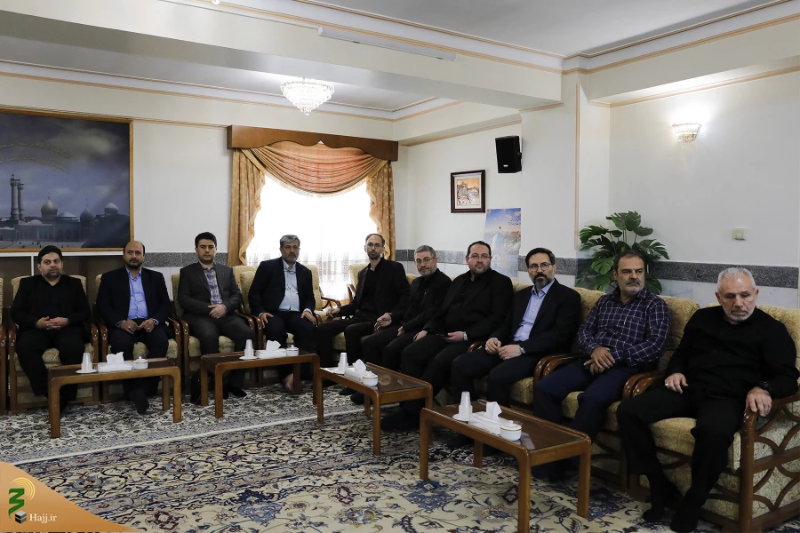 حضور مسئولان حوزه حج و زیارت بر سر مزار شهید امیرعبداللهیان 11