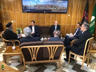 لقاء الرئیس التنفیذی لبنک الشعب بممثل الولی الفقیه فی شؤون الحج و الزیارة 2